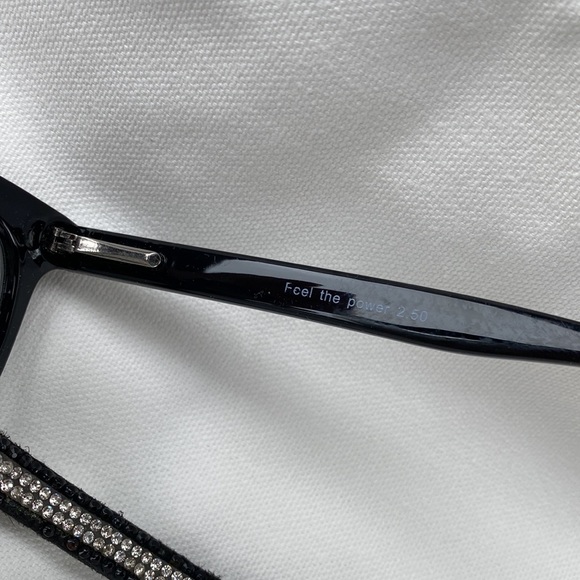 Shiny Black Blue Light Block Strength 2.5 Readers Never Used - Picture 3 of 8